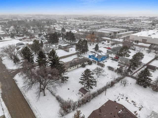 117 35TH AVE SE, Minot, ND 58701