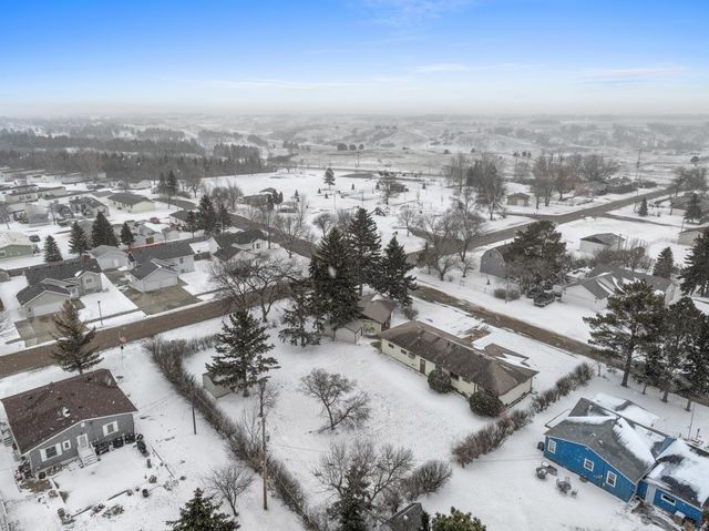 117 35TH AVE SE, Minot, ND 58701