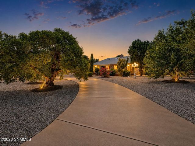 960 Calle Sereno, Las Cruces, NM 88007