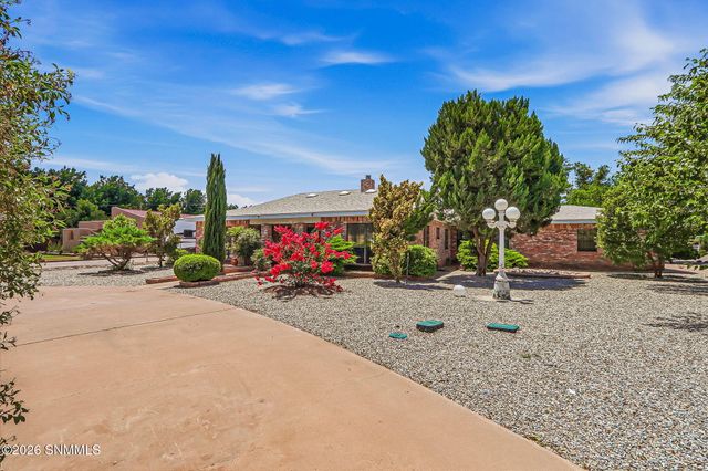 960 Calle Sereno, Las Cruces, NM 88007