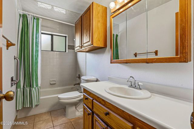 960 Calle Sereno, Las Cruces, NM 88007