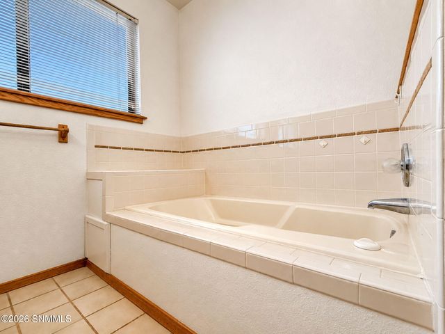 960 Calle Sereno, Las Cruces, NM 88007
