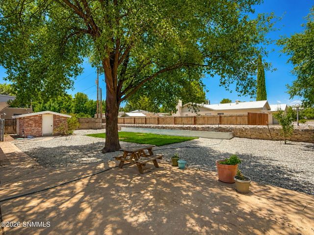 960 Calle Sereno, Las Cruces, NM 88007