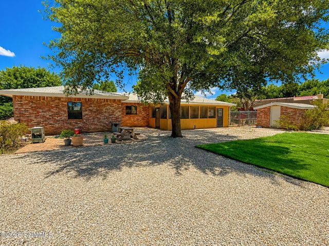 960 Calle Sereno, Las Cruces, NM 88007