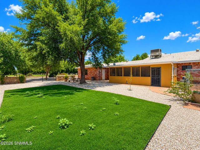 960 Calle Sereno, Las Cruces, NM 88007
