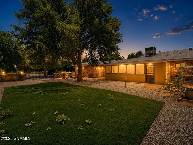 960 Calle Sereno, Las Cruces, NM 88007