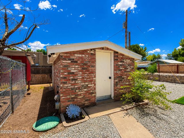 960 Calle Sereno, Las Cruces, NM 88007