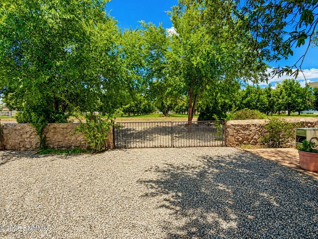 960 Calle Sereno, Las Cruces, NM 88007