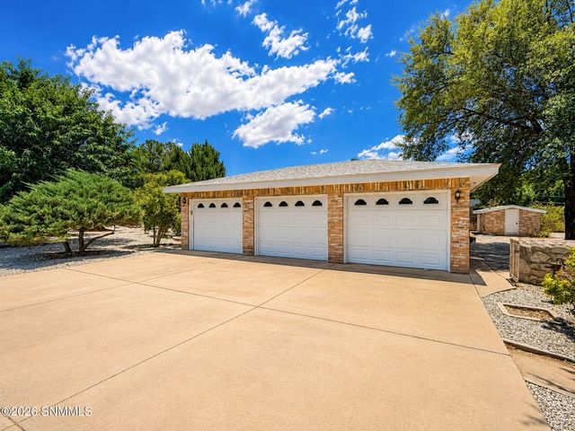 960 Calle Sereno, Las Cruces, NM 88007