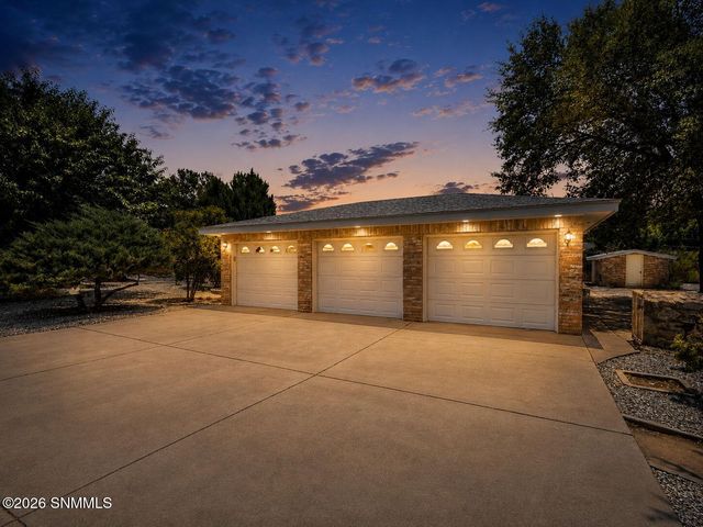 960 Calle Sereno, Las Cruces, NM 88007