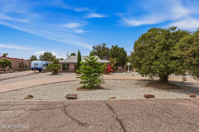 960 Calle Sereno, Las Cruces, NM 88007