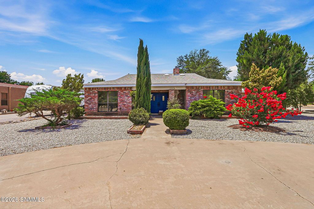 960 Calle Sereno, Las Cruces, NM 88007