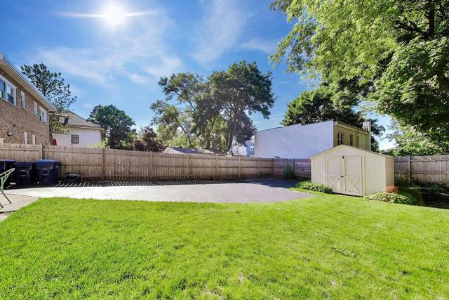 240 & 242 Highwood Avenue, Highwood, IL 60040