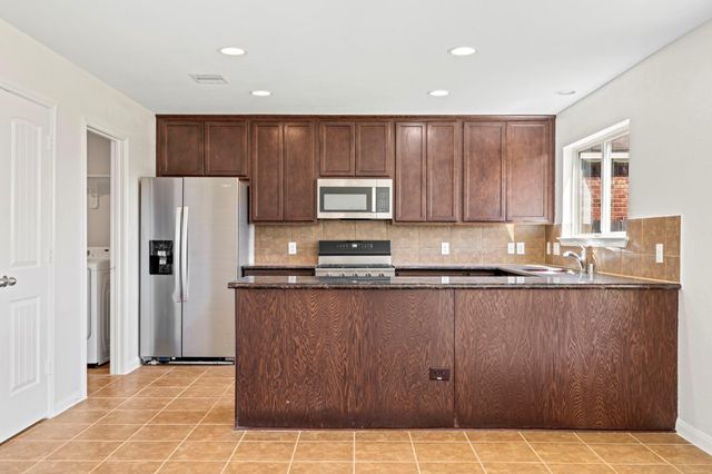 9006 Sasson Boulevard, Houston, TX 77044