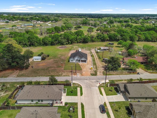 1874 Burleson, Brenham, TX 77833