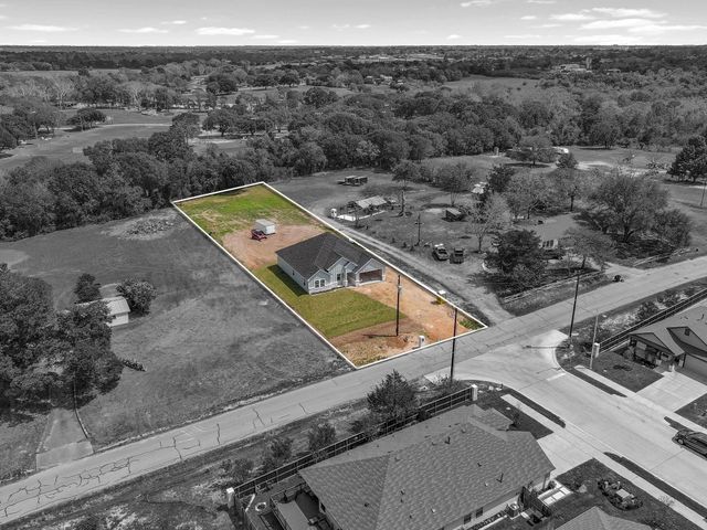 1874 Burleson, Brenham, TX 77833