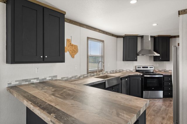 211 FM 2547, Fairfield, TX 75840