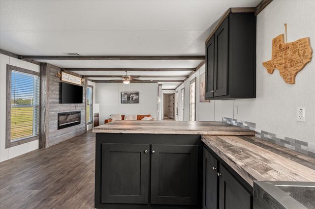 211 FM 2547, Fairfield, TX 75840