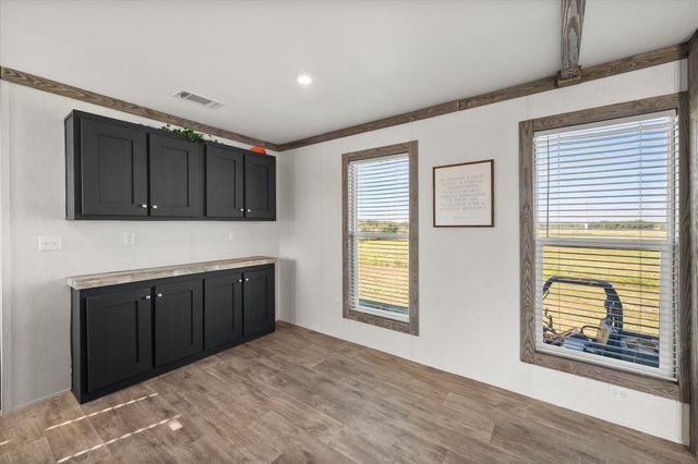 211 FM 2547, Fairfield, TX 75840