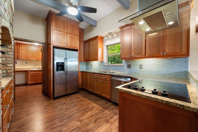 623 N Bowen Road, Arlington, TX 76012