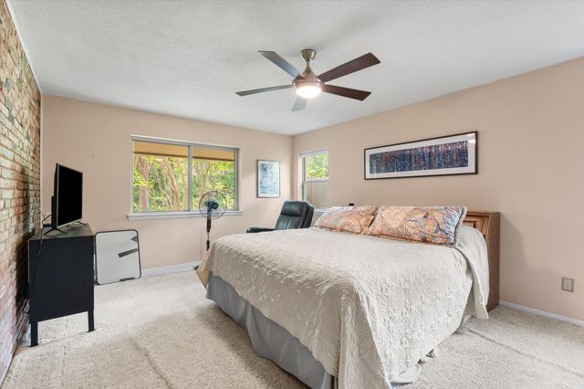 623 N Bowen Road, Arlington, TX 76012