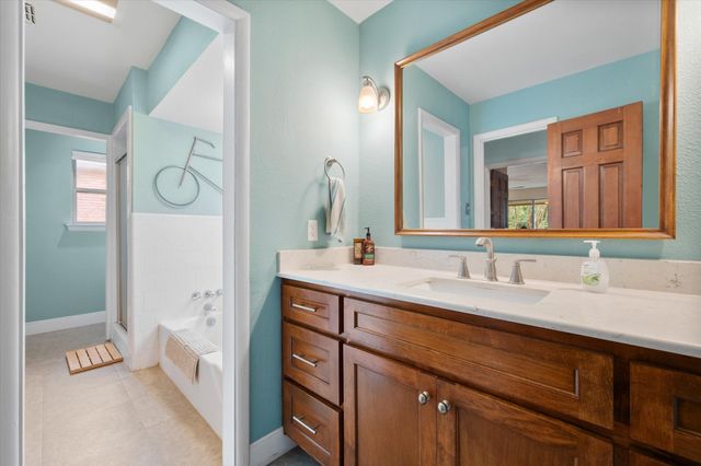 623 N Bowen Road, Arlington, TX 76012