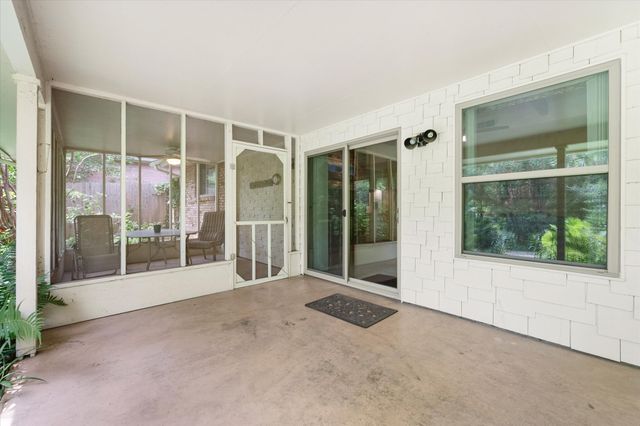 623 N Bowen Road, Arlington, TX 76012