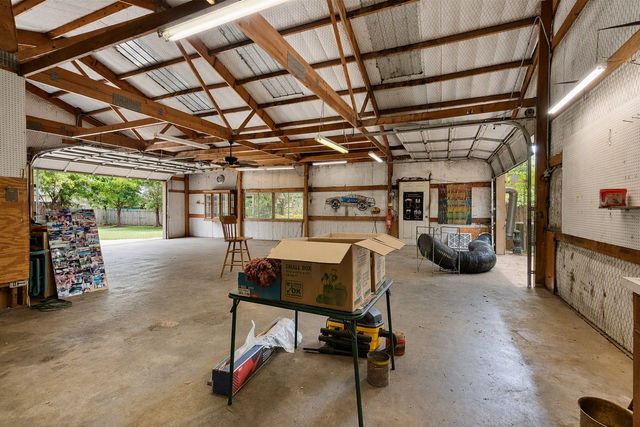 623 N Bowen Road, Arlington, TX 76012