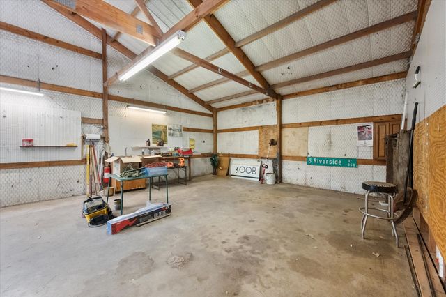 623 N Bowen Road, Arlington, TX 76012