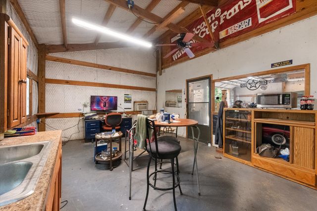 623 N Bowen Road, Arlington, TX 76012