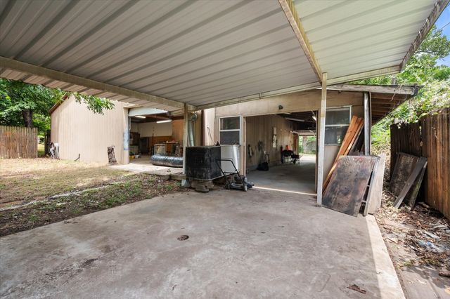 623 N Bowen Road, Arlington, TX 76012