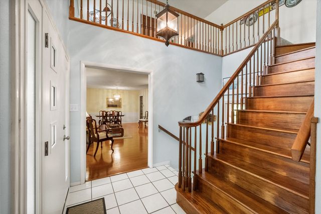 623 N Bowen Road, Arlington, TX 76012