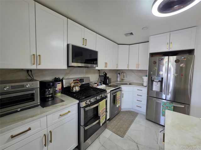 241 Country Club Lane, Pomona, NY 10970