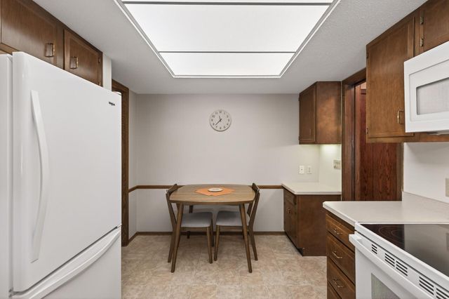 9500 Collegeview Road 112, Bloomington, MN 55437