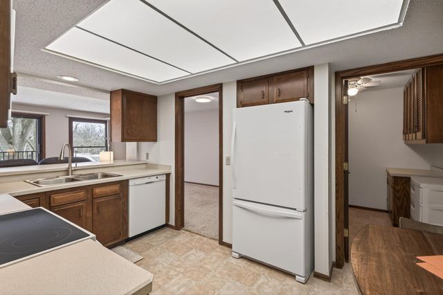 9500 Collegeview Road 112, Bloomington, MN 55437