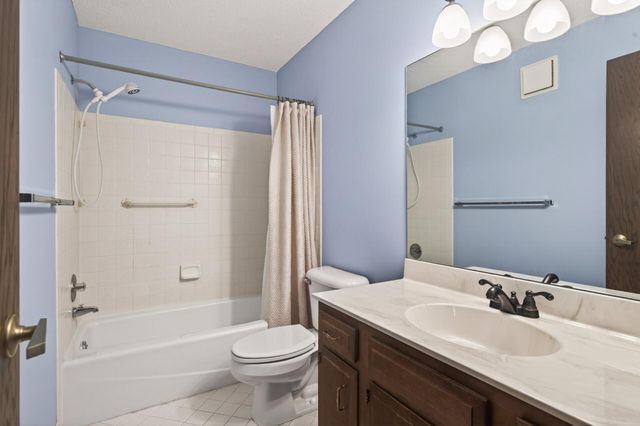 9500 Collegeview Road 112, Bloomington, MN 55437