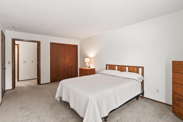 9500 Collegeview Road 112, Bloomington, MN 55437