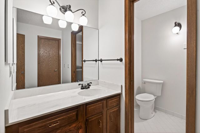 9500 Collegeview Road 112, Bloomington, MN 55437