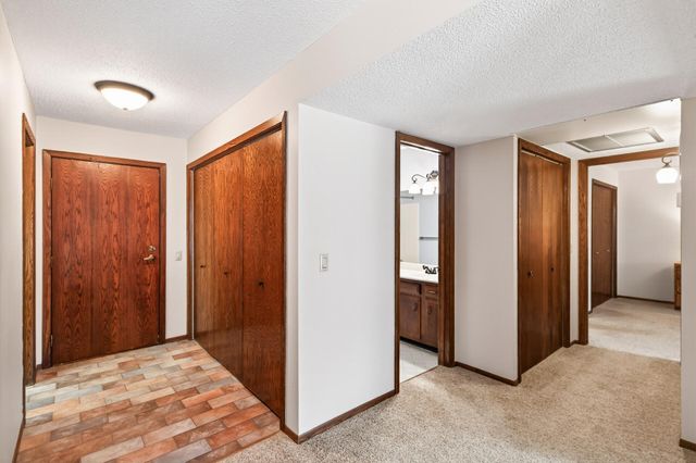 9500 Collegeview Road 112, Bloomington, MN 55437