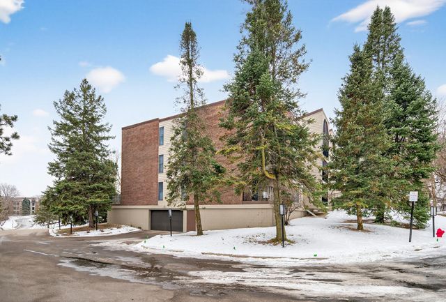 9500 Collegeview Road 112, Bloomington, MN 55437