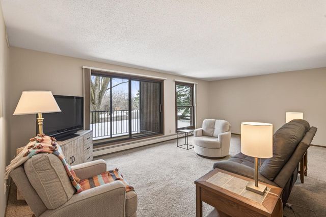 9500 Collegeview Road 112, Bloomington, MN 55437