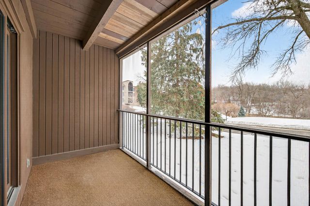 9500 Collegeview Road 112, Bloomington, MN 55437