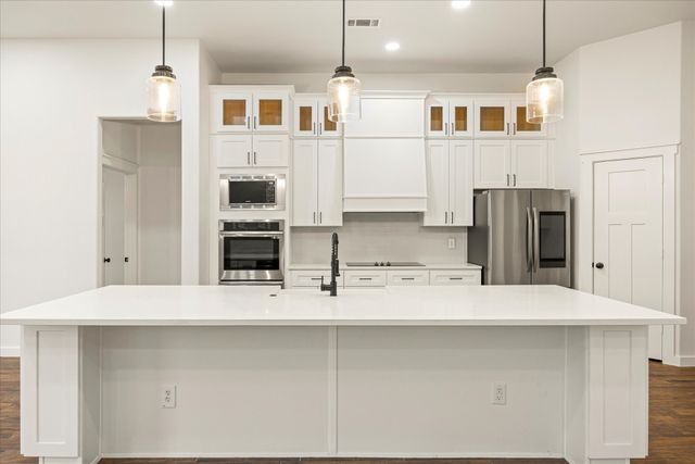 2902 Davis Road, Granbury, TX 76049