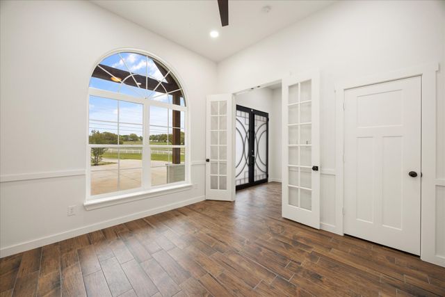 2902 Davis Road, Granbury, TX 76049