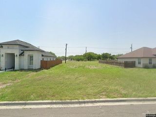 137 E Irvine Avenue, Alamo, TX 78516
