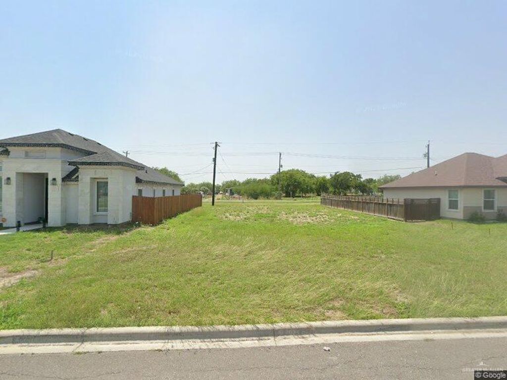 137 E Irvine Avenue, Alamo, TX 78516