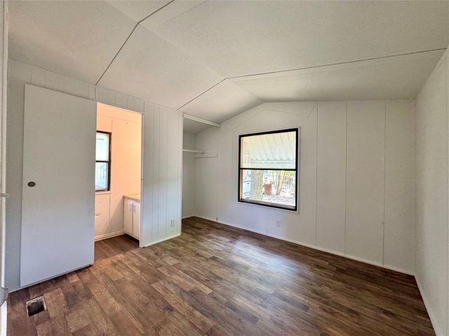 105 Mesa Drive, Mabank, TX 75156