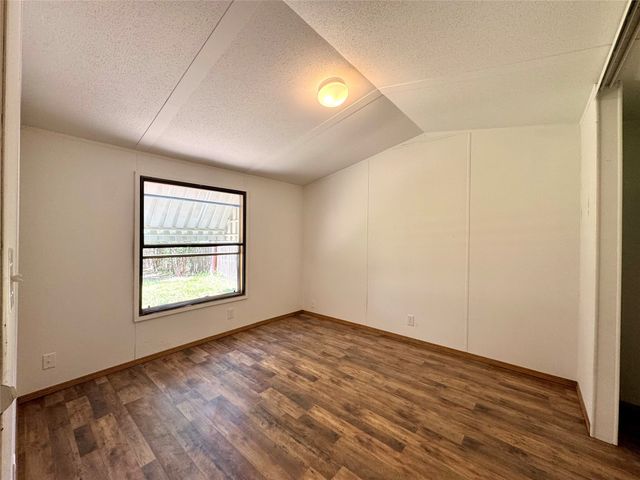 105 Mesa Drive, Mabank, TX 75156