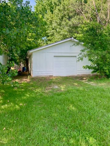 105 Mesa Drive, Mabank, TX 75156