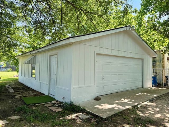 105 Mesa Drive, Mabank, TX 75156